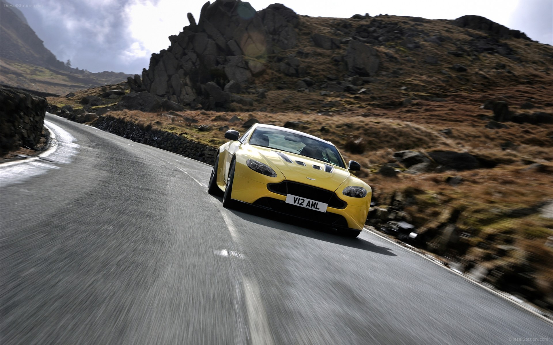 Aston Martin V12 Vantage S 2014